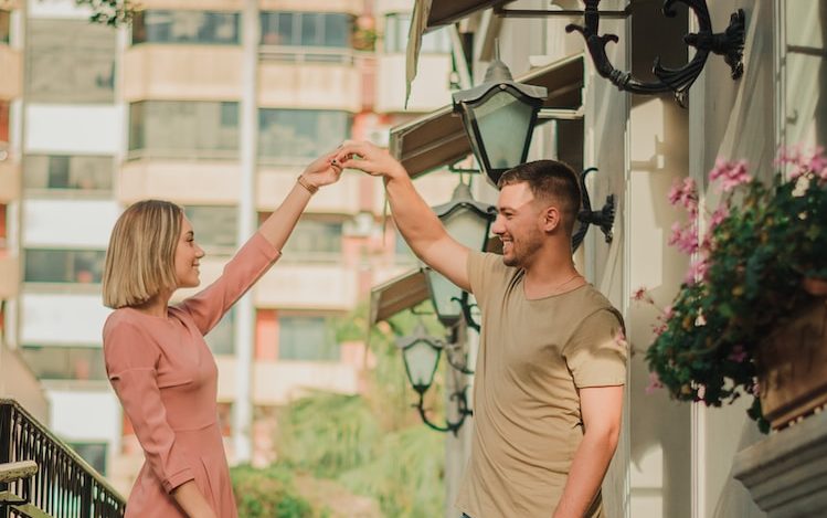 photo-1619439823372-90b849c693e0