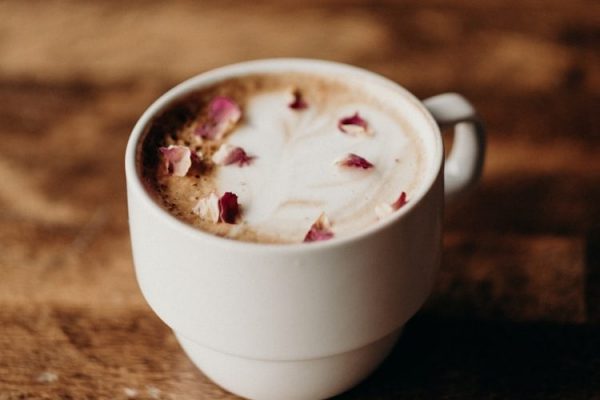 photo-1519944990593-1ac66b41ac9a